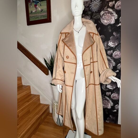 MAREI 1998
Sweet Pea Sand Reversible Bonded Faux Suede & Faux Fur Coat - Picture 11 of 16